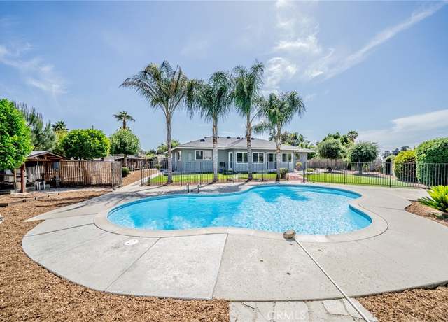 Property at 25810 San Felipe Dr, Hemet, CA 92544, 3 beds, 2.5 baths