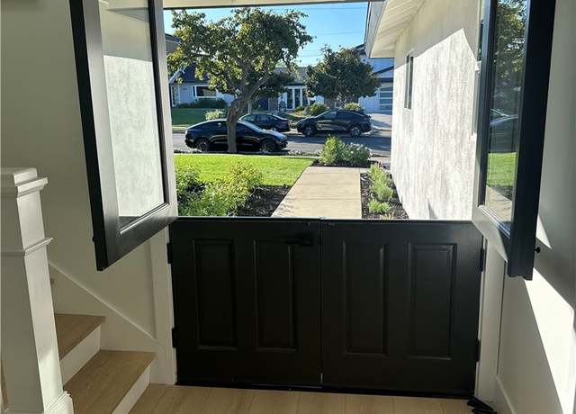Property at 2316 La Linda Pl, Newport Beach, CA 92660, 4 beds, 3 baths