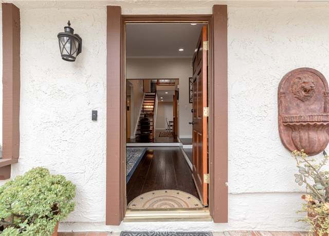 Property at 22421 Jeffrey Mark Ct #6, Chatsworth, CA 91311, 4 beds, 2.5 baths
