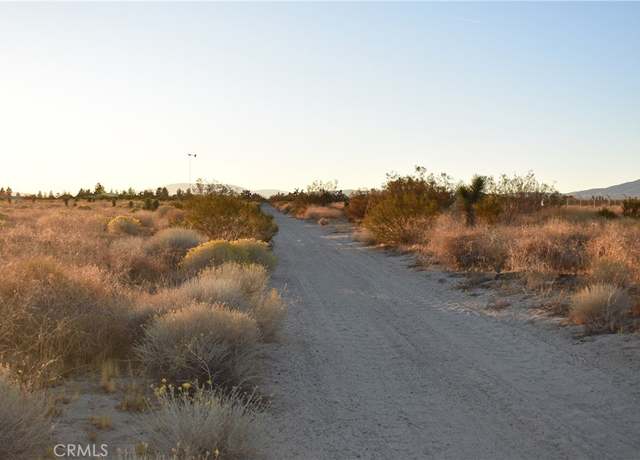Property at 19400 W Avenue A, Lancaster, CA 93536