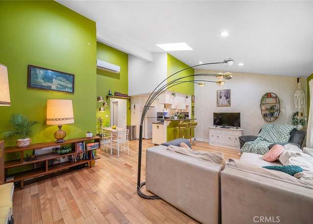 Property at 1100 Walnut #4, Long Beach, CA 90802, 2 beds, 2 baths