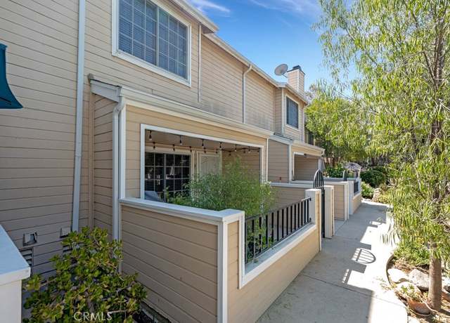 Property at 7038 De Celis Pl #9, Van Nuys, CA 91406, 2 beds, 2.5 baths