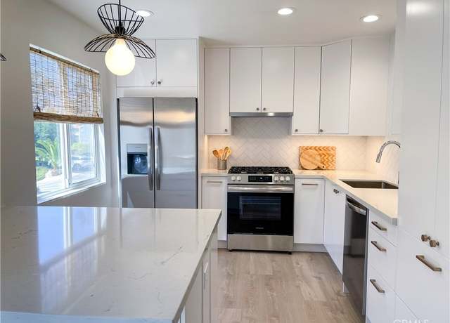 Property at 7770 Via Rosa Maria, Burbank, CA 91504, 3 beds, 2.5 baths