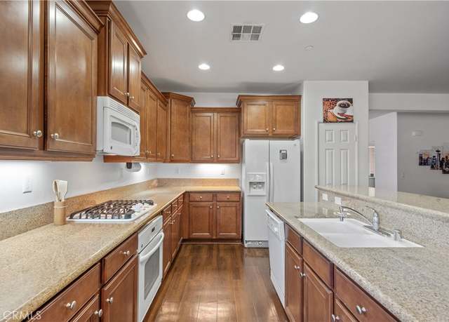 Property at 40991 Bankhall St, Lake Elsinore, CA 92532, 3 beds, 2.5 baths