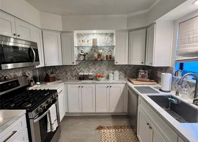 Property at 12938 Valleyheart Dr #2, Studio City, CA 91604, 1 bed, 1 bath