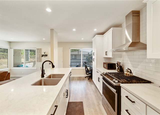 Property at 26517 Via Damasco #40, Mission Viejo, CA 92691, 2 beds, 2 baths
