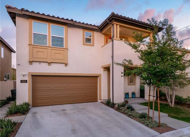 Property at 1924 N Floret Dr, Los Angeles, CA 90222, 3 beds, 2.5 baths