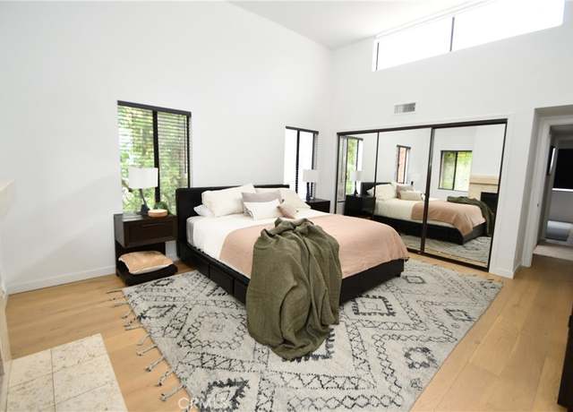 Property at 18731 Hatteras St #31, Tarzana, CA 91356, 3 beds, 2.5 baths