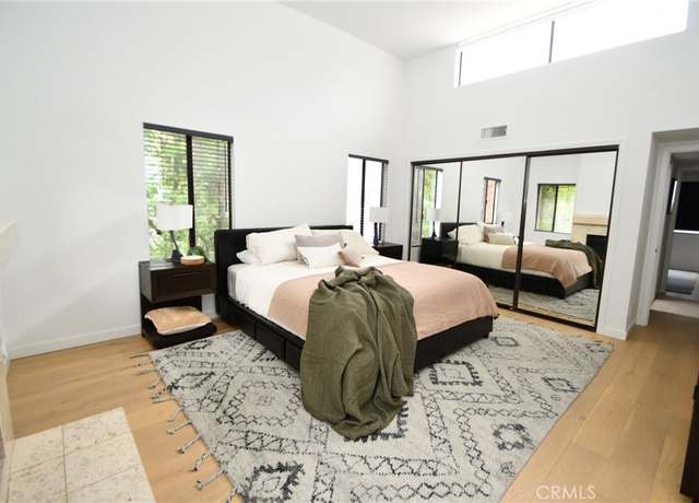 Property at 18731 Hatteras St #31, Tarzana, CA 91356, 3 beds, 2.5 baths