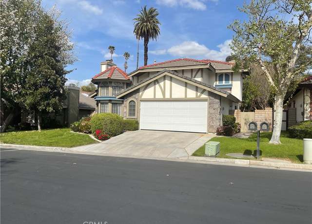 Property at 2627 Victoria Park Dr, Riverside, CA 92506, 4 beds, 3 baths
