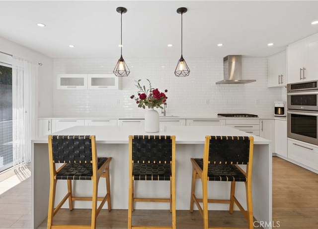 Property at 17913 Maplehurst Pl, Canyon Country, CA 91387, 4 beds, 3 baths