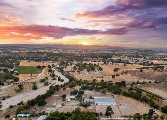 Property at 5625 Linne Rd, Paso Robles, CA 93446, 7 beds, 7 baths