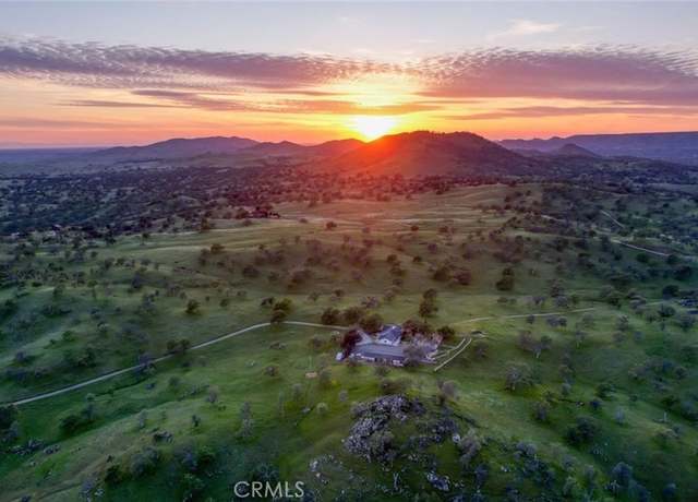 Property at 18486 Tollhouse Rd, Clovis, CA 93619, 3 beds, 2 baths