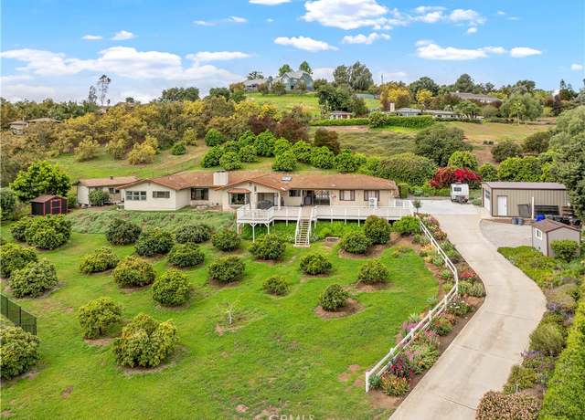 Property at 735 Del Valle Dr, Fallbrook, CA 92028, 3 beds, 2.5 baths