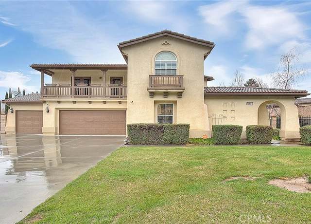 Property at 13864 Meadow View Ln, Yucaipa, CA 92399, 5 beds, 5 baths