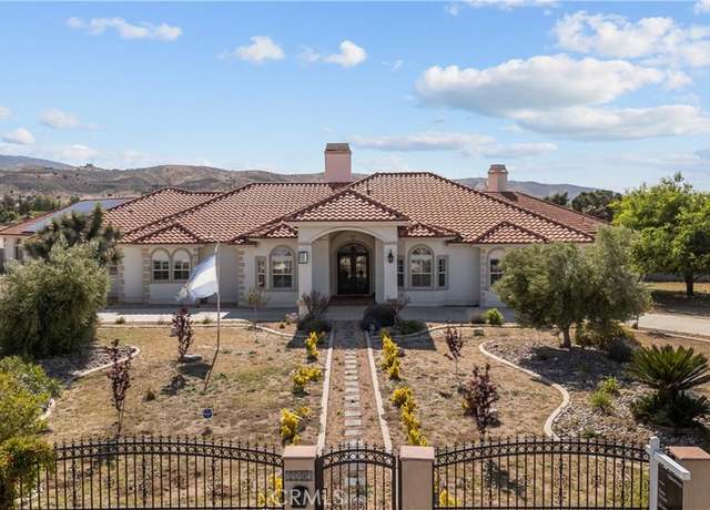 Property at 39915 W 27th St W, Palmdale, CA 93551, 6 beds, 5 baths