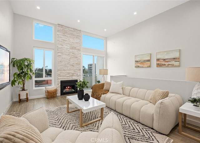 Property at 1310 N Detroit St #405, Los Angeles, CA 90046, 2 beds, 2 baths