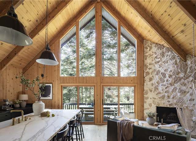 Property at 433 Annandale Dr, Lake Arrowhead, CA 92352, 3 beds, 2 baths