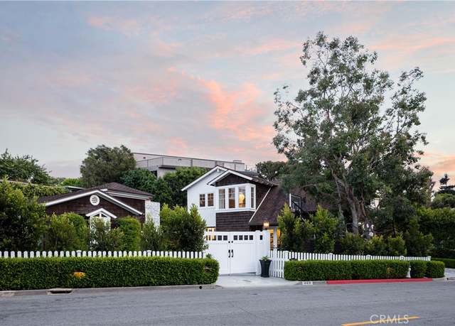 Property at 400 Catalina Dr, Newport Beach, CA 92663, 5 beds, 4.5 baths
