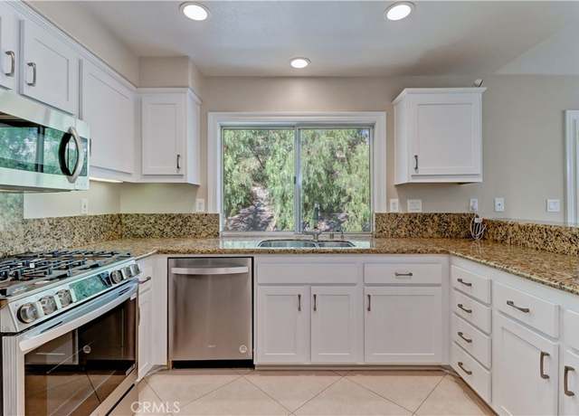 Property at 15 Embassy Pl, Lake Forest, CA 92610, 3 beds, 2.5 baths