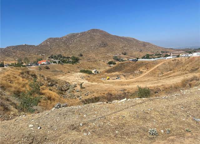 Property at 7111 Luane Trl, Colton, CA 92324