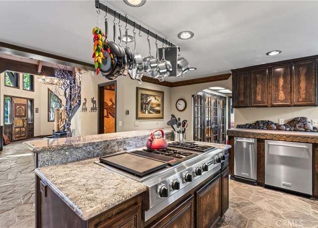 Property at 942 Lake Edge Way, Lake Arrowhead, CA 92352, 4 beds, 5.5 baths