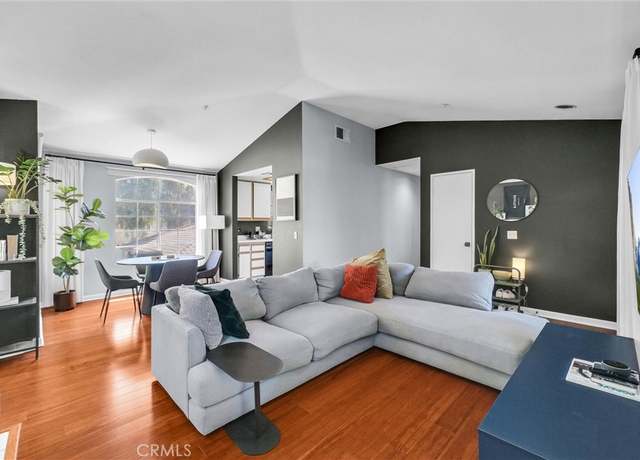 Property at 118 Gallery Way, Tustin, CA 92782, 2 beds, 2 baths