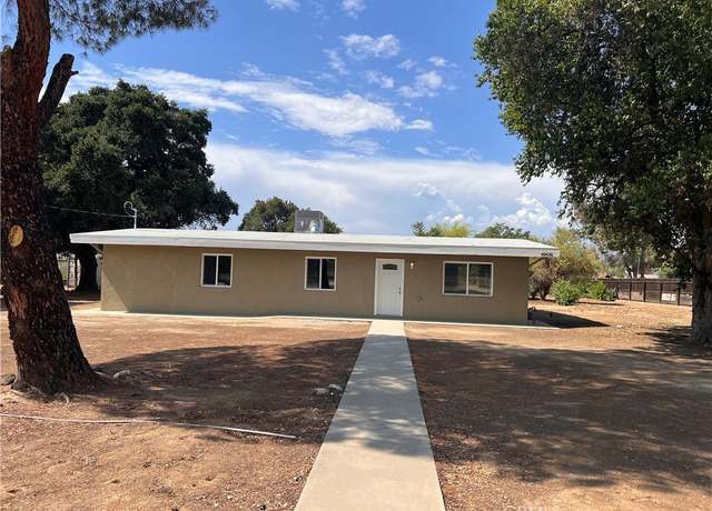 Property at 40636 Crest Dr, Hemet, CA 92544, 3 beds, 1 bath