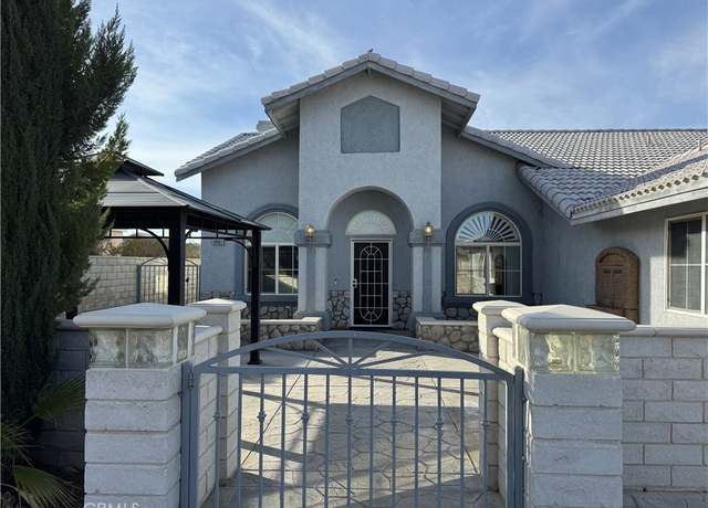 Property at 14401 Hurricane Ln, Helendale, CA 92342, 3 beds, 2.5 baths