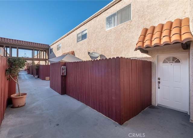 Property at 719 N Eucalyptus Ave Unit 3C, Inglewood, CA 90302, 2 beds, 1.5 baths