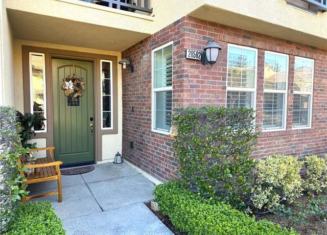 Property at 28562 Herrera St, Valencia, CA 91354, 2 beds, 2.5 baths
