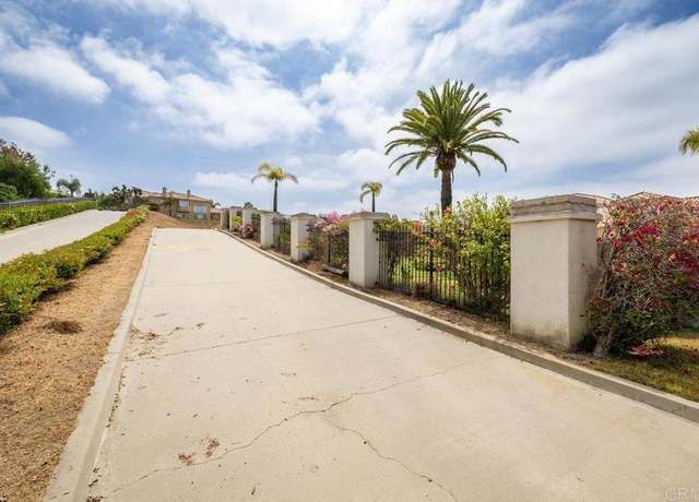 Property at 1009 Corte Barroso, Camarillo, CA 93010