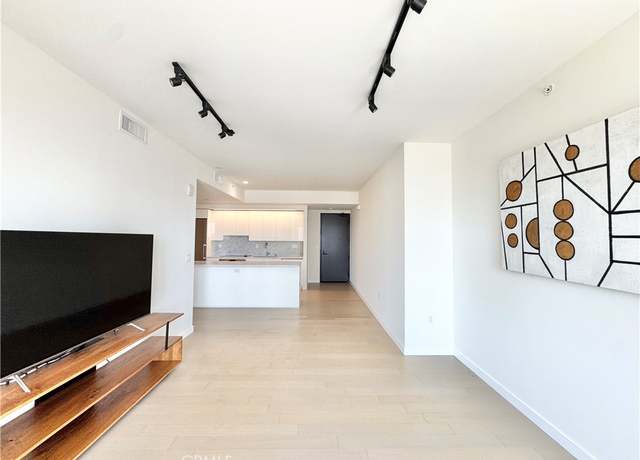Property at 1050 S Grand Ave #2003, Los Angeles, CA 90015, 2 beds, 2 baths