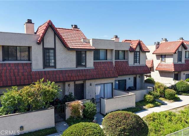 Property at 27669 Ironstone Dr #3, Canyon Country, CA 91387, 2 beds, 2.5 baths