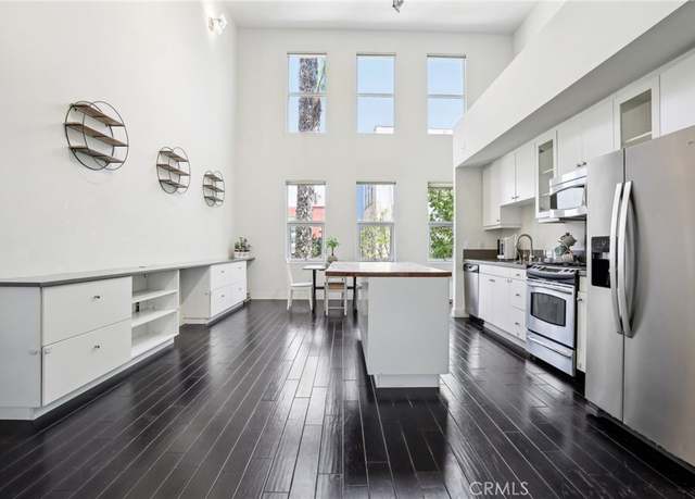 Property at 721 N Poinsettia St, Santa Ana, CA 92701, 2 beds, 2.5 baths