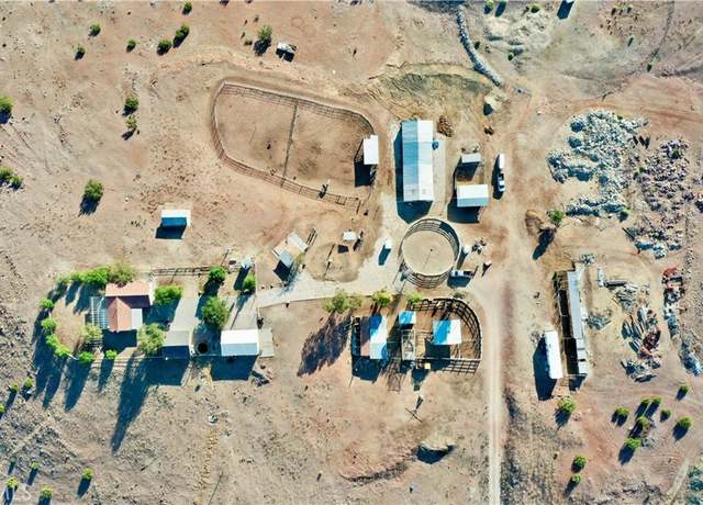 Property at 2215 Moonshadow Ranch Rd, Palmdale, CA 93550, 2 beds, 1 bath
