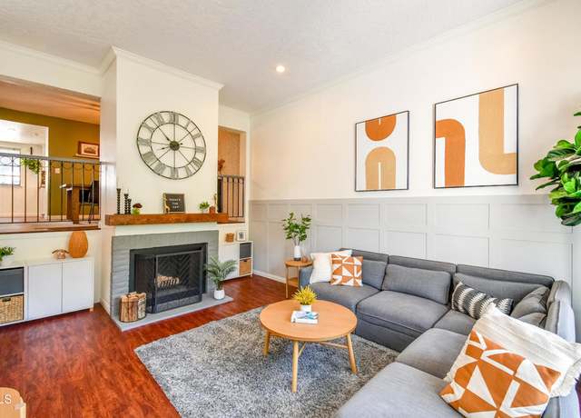 Property at 444 S Los Robles Ave #4, Pasadena, CA 91101, 3 beds, 2.5 baths