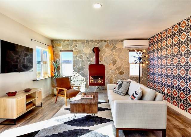 Property at 58248 Aberdeen Dr, Yucca Valley, CA 92284, 2 beds, 1 bath