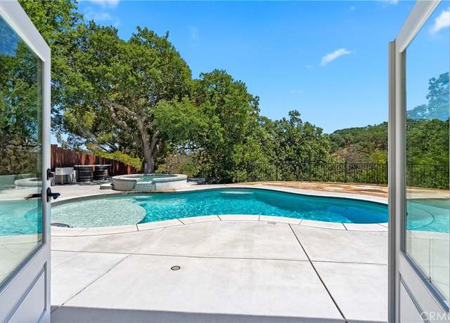Property at 9900 Carmelita Ave, Atascadero, CA 93422, 3 beds, 2.5 baths