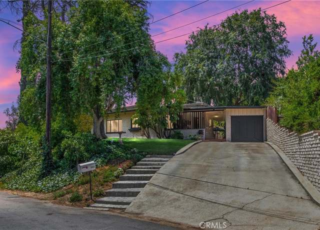 Property at 1872 Arroyo Dr, Riverside, CA 92506, 3 beds, 2 baths