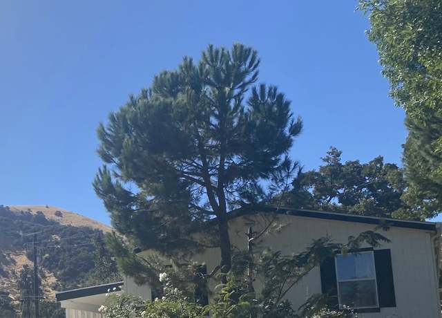 Property at 706 Canyon Dr, Lebec, CA 93243, 4 beds, 2 baths
