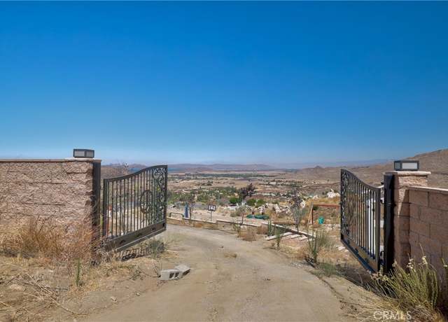 Property at 32425 Weber Way, Hemet, CA 92544