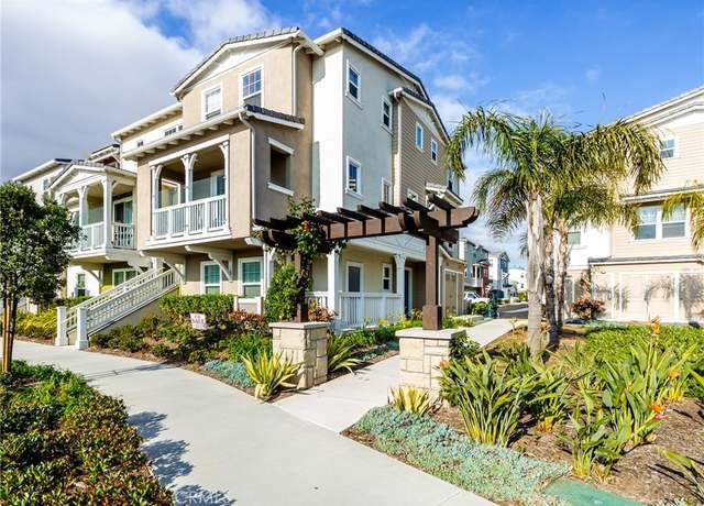 Property at 1962 S Victoria Ave, Oxnard, CA 93035, 4 beds, 3.5 baths