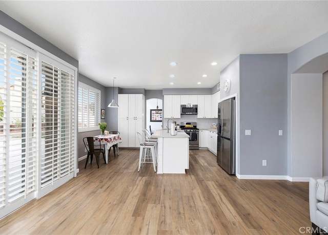 Property at 32388 Corte Palacio, Temecula, CA 92592, 5 beds, 3 baths