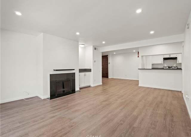 Property at 5334 Lindley Ave #125, Encino, CA 91316, 2 beds, 2 baths