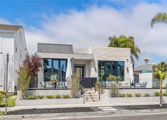 Property at 215 Lincoln Ave, Huntington Beach, CA 92648, 3 beds, 3.5 baths