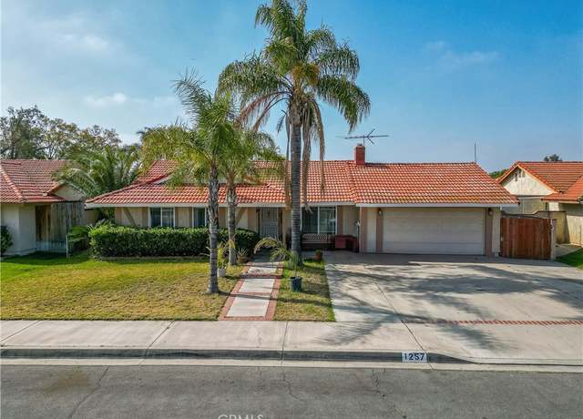 Property at 1257 W Montrose St, Bloomington, CA 92316, 3 beds, 2 baths