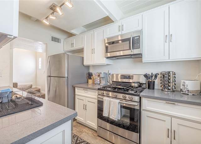 Property at 43621 Stanridge Ave, Lancaster, CA 93535, 2 beds, 2 baths