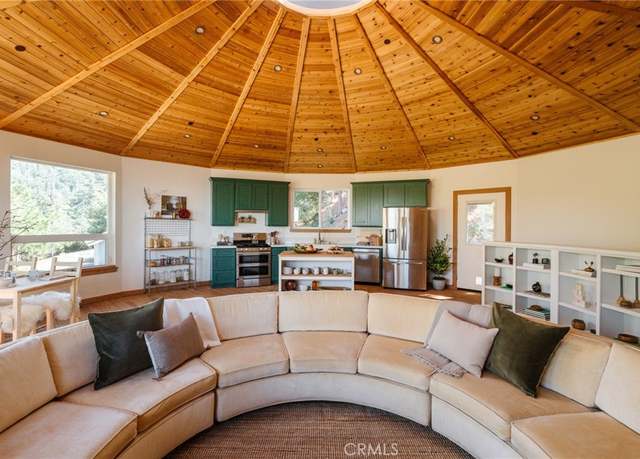 Property at 721 Chillon Dr, Crestline, CA 92325, 3 beds, 2.5 baths