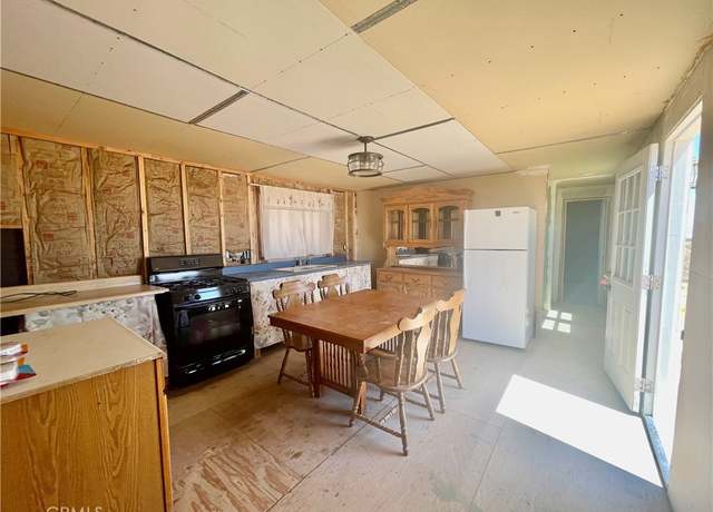 Property at 60607 Stearman Rd, Landers, CA 92285, 2 beds, 1 bath
